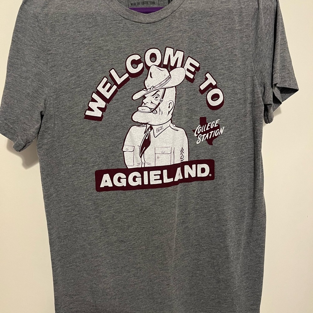 Athletic Gray Homefield Texas A&M, “Welcome to Aggieland” t-shirt.